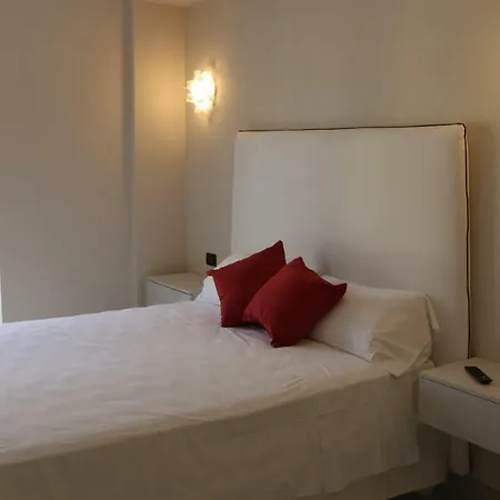 In Centro E A 20 Mt Dal Lungomare E Mare * Pietra Ligure