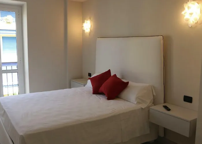 In Centro E A 20 Mt Dal Lungomare E Mare * Pietra Ligure