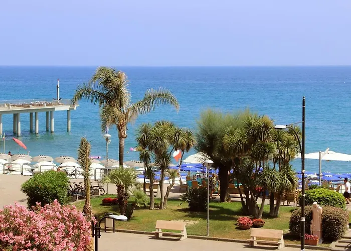 Διαμέρισμα In Centro E A 20 Mt Dal Lungomare E Mare Pietra Ligure