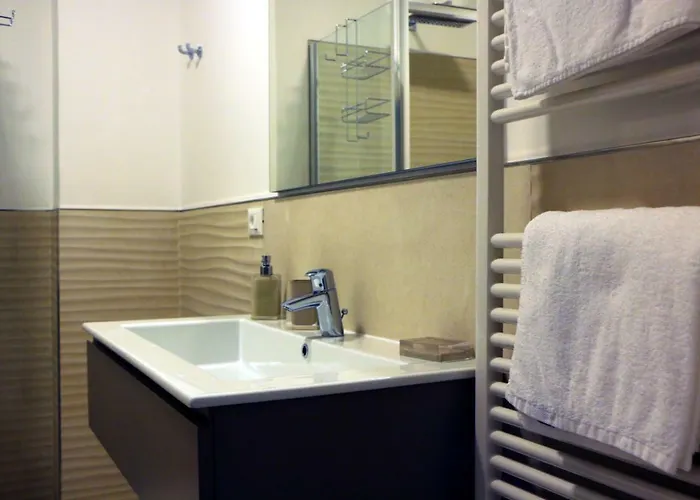 In Centro E A 20 Mt Dal Lungomare E Mare Pietra Ligure